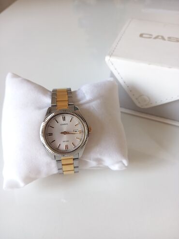 женские часы casio: Женские часы, состояние отличное, носились несколько раз, 3000с