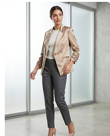 chanel sako: Satenski sako šampanj nijansa/novo vel.38 Ramena 39,pazuh 50,duzina — 1