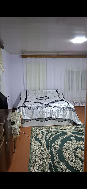daşınan evler: Saray merkezde İnternatın krugunda yaxın 270m addelni heyet evi.Ayın — 7