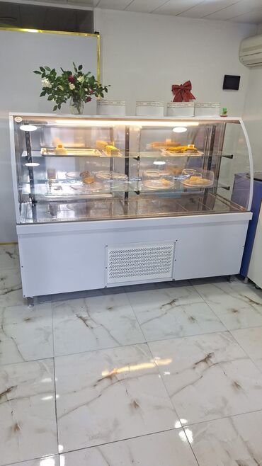 Professional sobalar: Vitrin soyuducu satılır 750azn. Tam işlək vəziyyətdədir. Ünvan