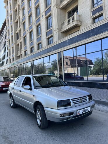 Volkswagen: Volkswagen Vento: 1997 г., 1.8 л, Механика, Газ, Седан