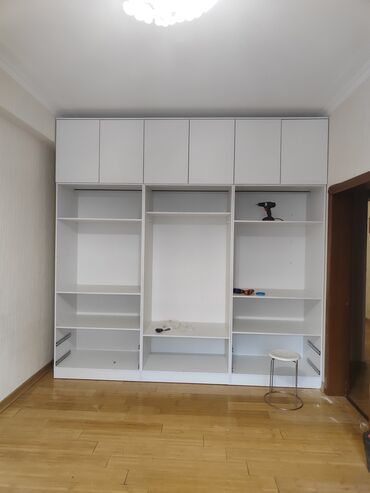 шкаф в коридор: Кухонный гарнитур, Шкаф, Новый