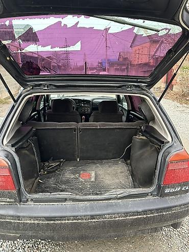 Volkswagen: Volkswagen Golf: 1993 г., 1.6 л, Механика, Бензин, Хэтчбэк — 3