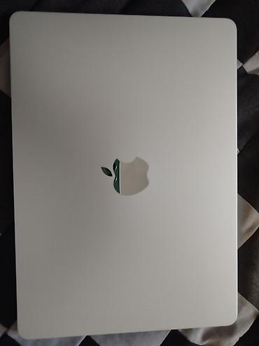 Ноутбуки Apple (MacBook): MacBook Air 13" (чип Apple M5, 16 ГБ) - Модель: MacBook Air — 3