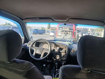 мини машины для взрослых: Volkswagen Passat: 1994 г., 2 л, Механика, Седан — 5