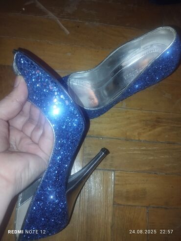 Digər qadın geyimləri: 37-38_39 ölçü hamısını götürənə 1 manat (ağ və sapaski xaric) hamısı — 6