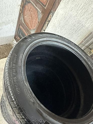 190 masin: Kumho Ecsta MX lastik dəsti - Ölçü: 235/45 ZR18 98W (şin üzərində — 2