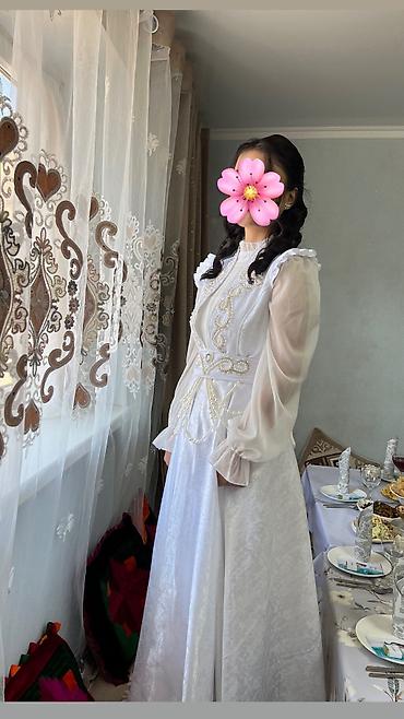 Үлпөт көйнөктөрү жана аксессуарлар: Кыз узатууга көйнөк, M, Колдонулган, түсү - Ак — 2