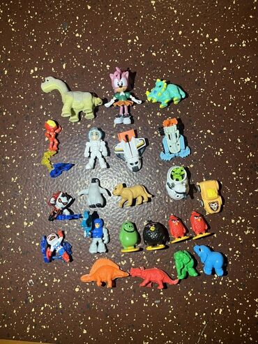 купить бу чемодан: Kinder və diger figurlar barter edirəm və ya satıram