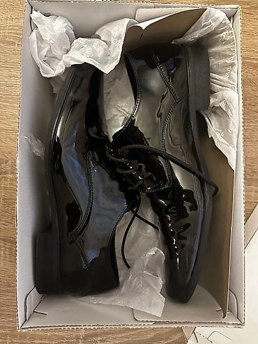 b class makasin: Calvin Klein orijinal toy ayaqqabısı satılır! • Ölçü: 44 • Cəmi 1 dəfə — 2