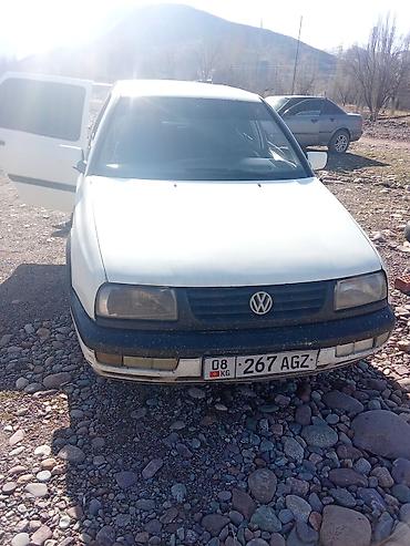 Volkswagen: Volkswagen Vento: 1993 г., 0.2 л, Механика, Бензин, Седан — 5