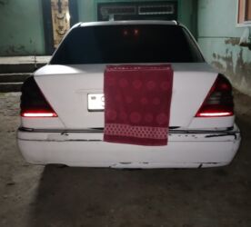 Mercedes-Benz: Mercedes-Benz 220: 2.2 l | 1995 il Sedan — 6