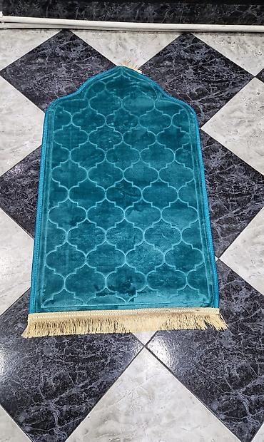 səccadə: Xalça Namaz üçün, Kredit yoxdur — 3
