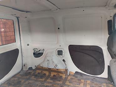 Fiat: Fiat Doblo Cargo, ağ rəng, yükdaşıma üçün praktik furqon. Texniki və — 4