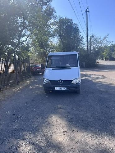 спалка в фуре: Грузовой бортовой автомобиль Mercedes‑Benz Sprinter (кабина — 3
