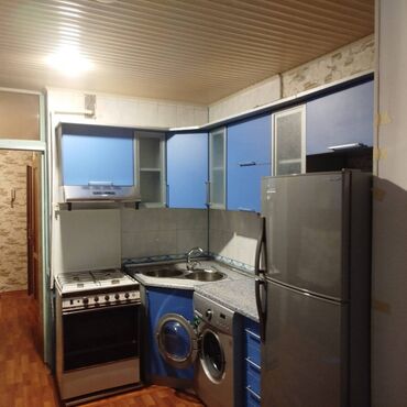 Uzunmüddətli kirayə mənzillər: Azadlıq metrosu yaxınlığında 8-ci mikrorayonda 5 mərtəbəli binanın — 5