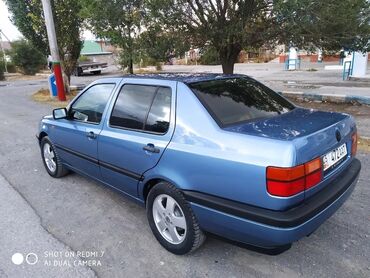 спринтер машина: Volkswagen Vento: 1993 г., 1.8 л, Механика, Бензин, Седан