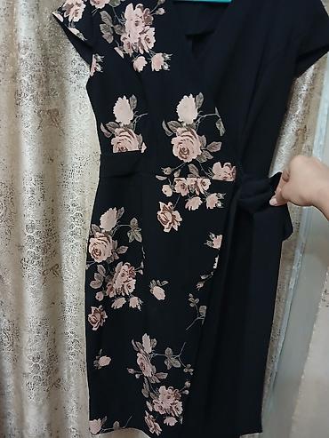 Qadın paltarı – qara rəngdə, çiçək naxışlı, kəmərli - Model: sarafan lalafo.az -da Qadın paltarı – qara rəngdə, çiçək naxışlı, kəmərli - Model: sarafan