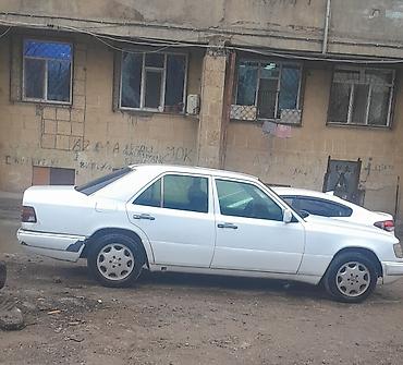 mersedes saat: Mercedes-Benz 250: 2.5 l | 1995 il Sedan — 4