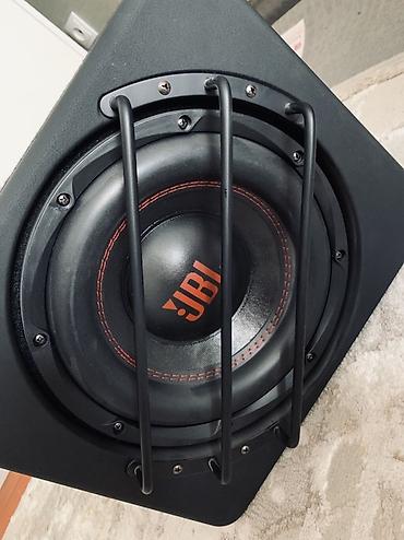 на панель: Сабвуфер активный JBL в корпусе - Формат: сабвуфер в ЗЯ/ФИ корпусе с — 1