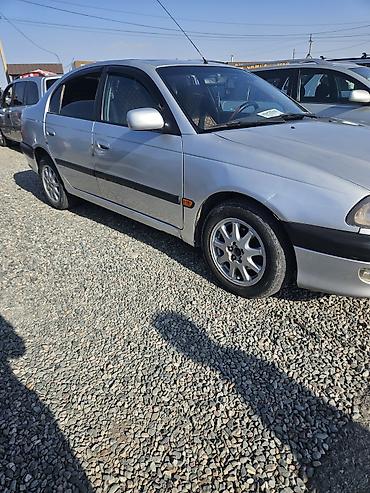 Транспорт: Toyota Avensis: 1999 г., 1.8 л, Механика, Бензин, Седан — 5