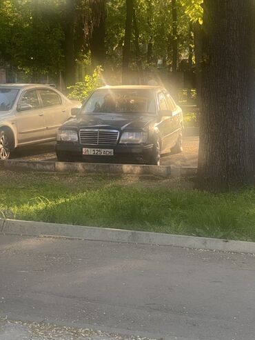 мотор раум: Mercedes-Benz W124: 1994 г., 2.2 л, Автоматические, Бензин, Седан
