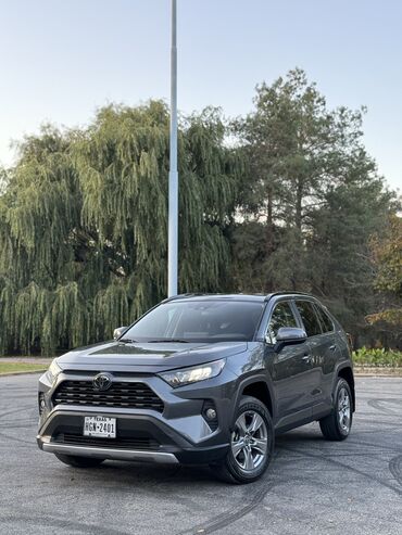 бишкек машына: Toyota RAV4: 2019 г., 2.5 л, Типтроник, Бензин, Кроссовер