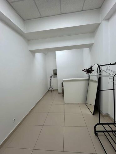 Аренда офисов: Сдаю Аренда офисов, 16 м², В жилом комплексе, 1 линия — 14