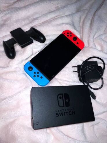Nintendo Switch: Nintendo Switch satılır, əla vəziyyətdədir. Hədiyyə olaraq "The Legend