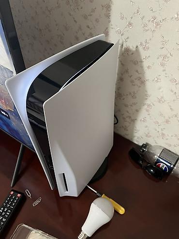 PS5 (Sony PlayStation 5): PlayStation 5 (версия с дисководом) Описание: - Игровая консоль Sony — 3