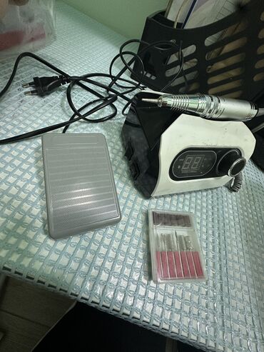 мебель для маникюра: Продается Стронг, покупала за 8000 для обучения с целью работать, но