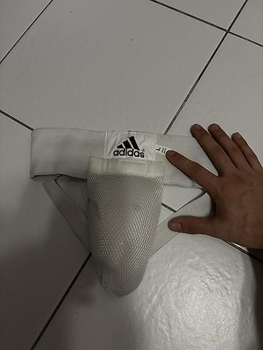 Перчатки: Набор экипировки для бокса/кикбоксинга Состав: - Боксерские кроссовки — 3