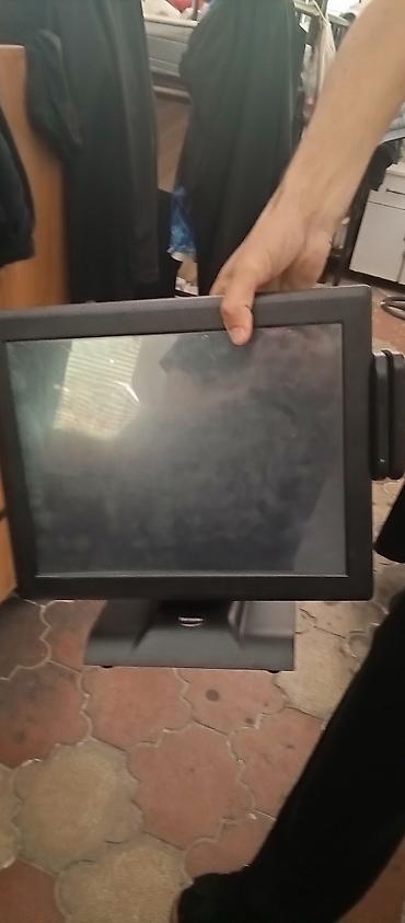 Digər kassa avadanlığı: POS terminal – toxunma ekranlı kassaya uyğun - Birgə korpusda monitor — 2