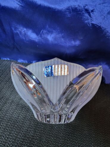 Stare vaze i dekor: Bombonijera nova,kristal,led,brusen kristal Jugoslavija,rucni — 13