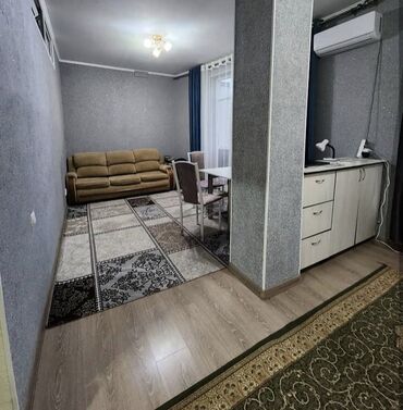 продам срочно 4 х комнатную квартиру: 2 комнаты, 42 м², Индивидуалка, 5 этаж