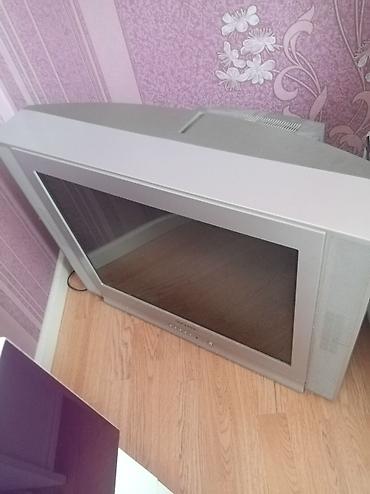 Kineskop tipli televizor - Gümüşü korpus, ön paneldə idarəetmə
