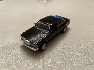 oyuncaqlar masin: Super nadir avtomobil modelkası satılır.Mersedenz Benz W126 Retro 560