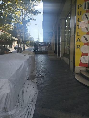 Коммерческая недвижимость: Əhmətli metrosun yaxınlıqı kinoteatır tərəfə Ukranski kruqa yaxın — 5