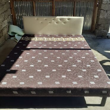 Çarpayılar: Kravat Taza hazırı var çatdırılma var 1 nafarlik 50 manat 2 nafarlik — 5