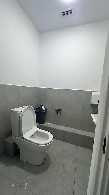 Аренда офисов: Аренда офисов, 90 м², В бизнес центре, 1 линия, С системой безопасности — 6