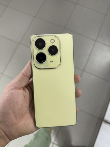 телефон j4: Infinix Hot 4, Б/у, 256 ГБ, цвет - Золотой, 2 SIM