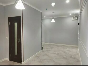 рынок азис: Сатам Дүкөн Турак үйдө, 46 кв. м, Жаңы ремонт, Эшиги өзүнчө, Жертөлө кабаты кабат