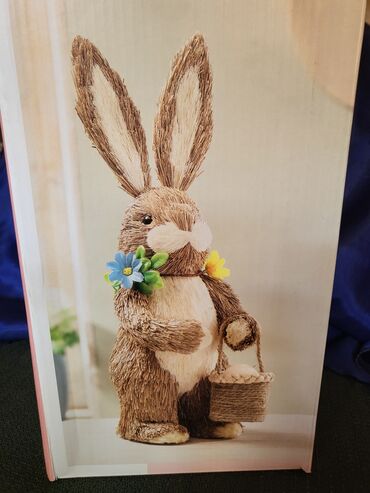 Figure: Figura, bоја - Šareno, Novo — 2