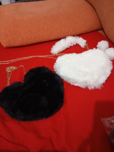 Torbe: Plišana torbica u obliku srca - Model: srce, mekani veštački krzneni — 1