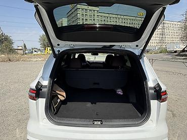 gac aion v plus 2022: Geely Monjaro: 2021 г., 2 л, Автомат, Бензин, Кроссовер — 3