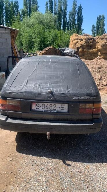 Volkswagen: Volkswagen Passat: 1988 г., 1.8 л, Механика, Бензин, Универсал