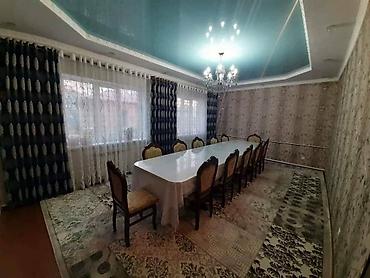 срочно продается дом: Продаётся просторный дом в Таласе Все в шаговой доступности, рядом — 3