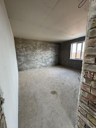 Продажа коттеджей и домов: Продаю двухэтажный кирпичный дом на участке 4 сотки (20×20) с прочным — 15