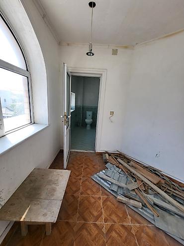 ev al: 10 otaq, 600 kv. m, Kredit yoxdur, Orta təmir — 10