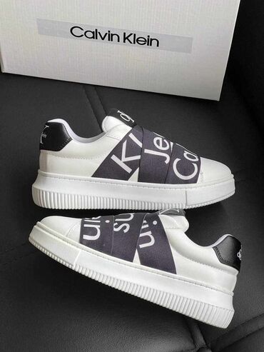 Women's Sneakers and athletic shoes: Calvin Klein, 38 — 11